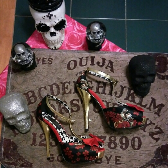 *SOLD* IRon Fist Death Dance Stilettos - Picture 3 of 6